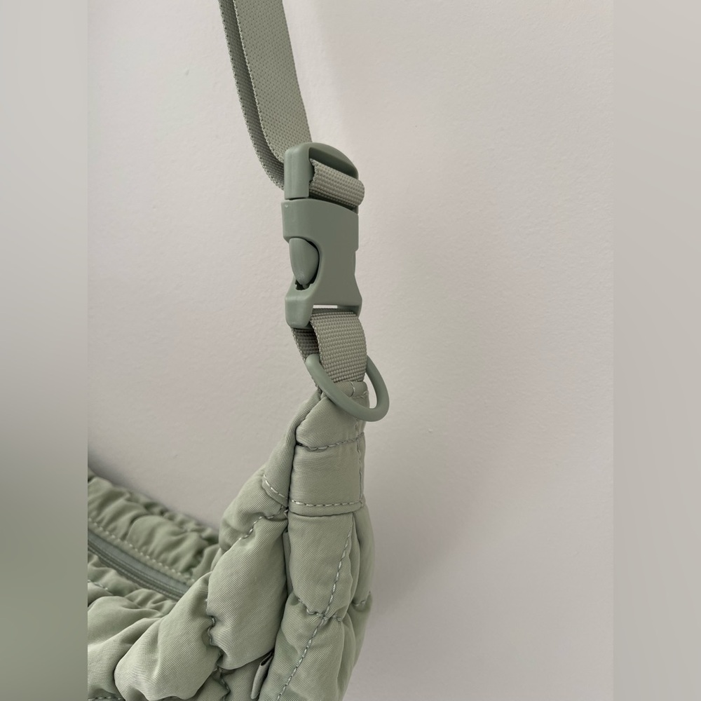 Elegant Sage Green Quilted Shoulder Bag - Picture 3 of 8